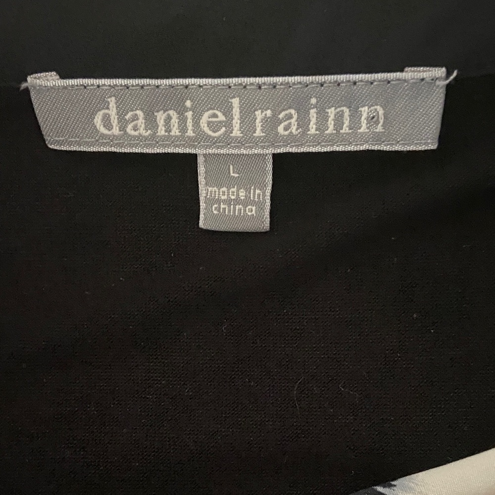 NWOT Daniel Rainn Elegant Black & White Abstract Long Sleeve Blouse Size Large - Picture 5 of 8